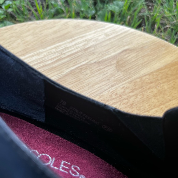 AEROSOLES Black Leather Block Heeled Shoeties - Picture 4 of 5